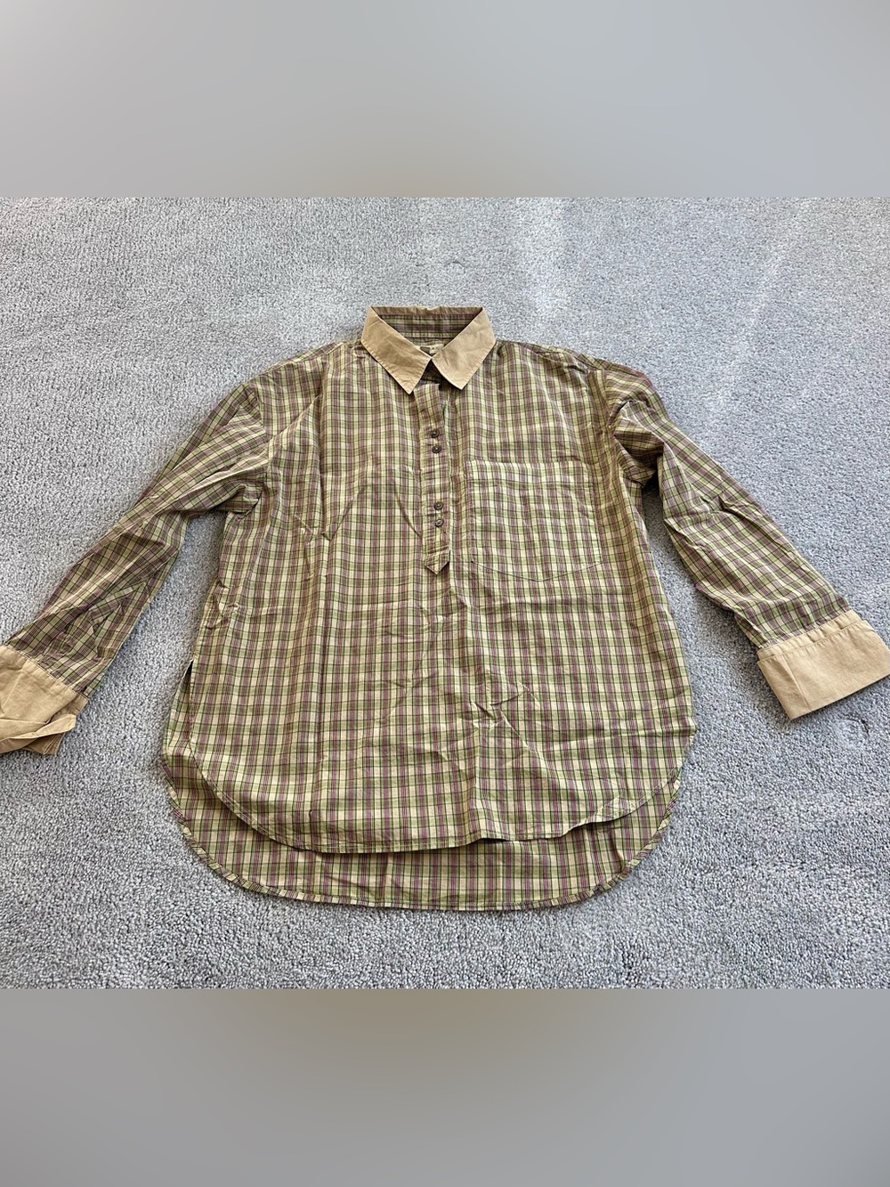 Banana Republic Women’s Plaid Long-Sleeve Shirt in Olive & Tan
